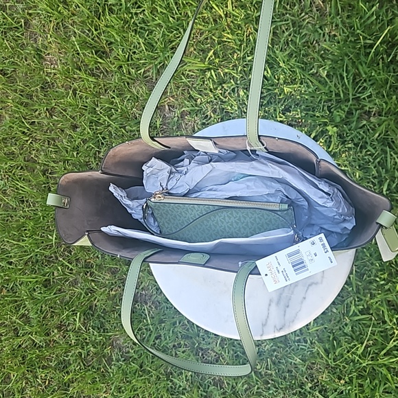 Michael Kors NWT Large Open Tote - Picture 3 of 6